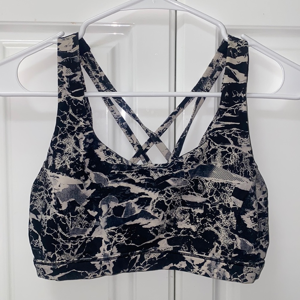 Lululemon Sports Bra (size 6)